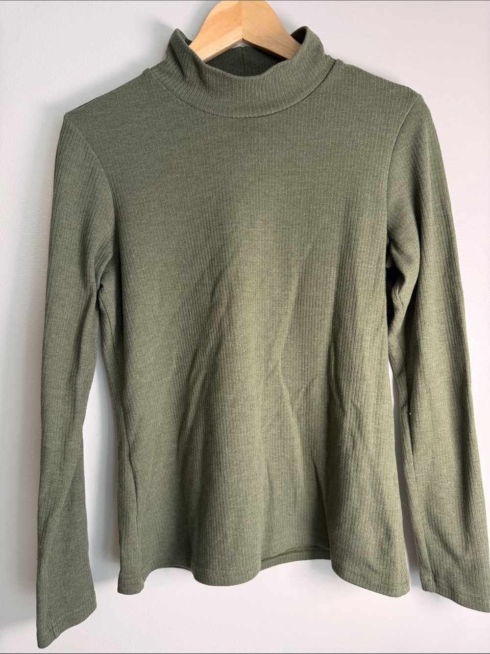 Kuhl Women's Verona Ribbed Mock Neck Top Sage Green, Medium